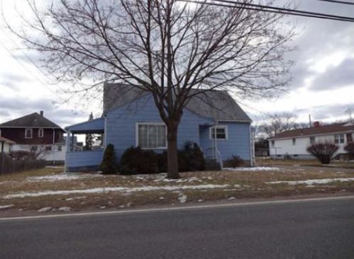 185 North St, Agawam, MA 01001