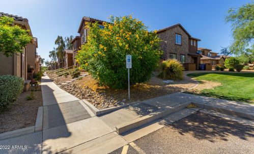 21845 39 St, Phoenix AZ 85018-7130 exterior