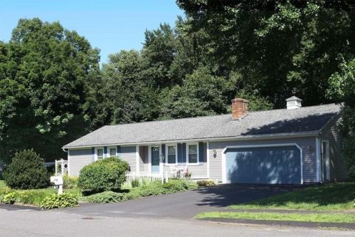 16 Debra Ln, Agawam, MA 01001-3304