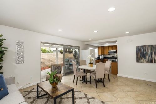 6 Palamedes, Irvine CA 92604-1930 exterior