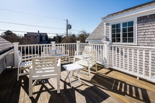 150 Barcliff Ave, Chatham MA 02633-1904 exterior