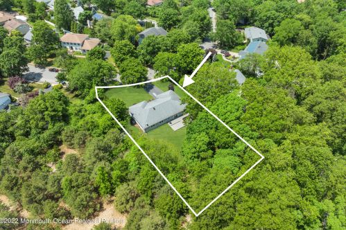 26 Lambert Johnson Dr, Tinton Falls NJ 07712-3753 exterior