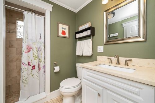 395 King James Blvd, Taunton MA  02780-7703 exterior