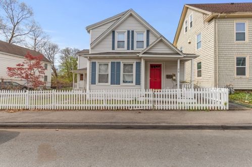 28 4th St, Taunton, MA 02780-4813