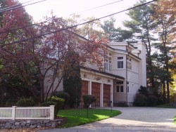 241 Grant Ave, Newton, MA 02459-2013