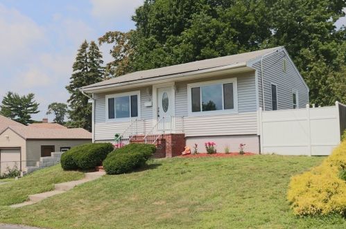 3 Brewster Ter, Methuen, MA 01844-4403