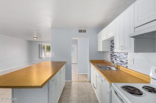 6329 43 Ave, Phoenix AZ 85029-3944 exterior