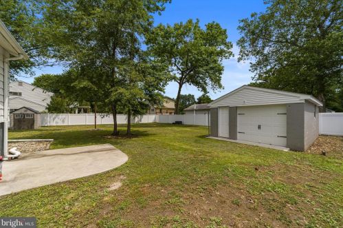 308 Colonial Ave, West Deptford NJ  08096-1010 exterior