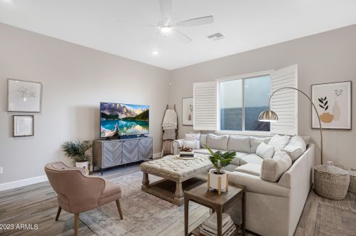 8976 8 Dr, Phoenix AZ 85041-6754 exterior