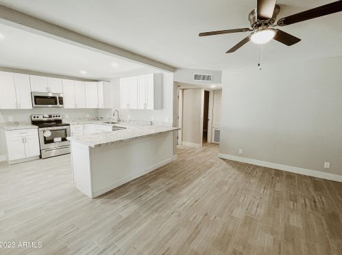 2221 27th St, Phoenix AZ 85008-4924 exterior