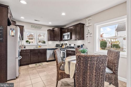 217 Colonial Ave, West Deptford NJ 08096-1011 exterior