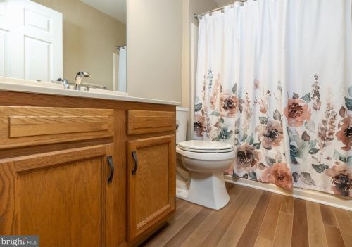 104 Cinnamon Rd, West Deptford NJ 08086-2400 exterior