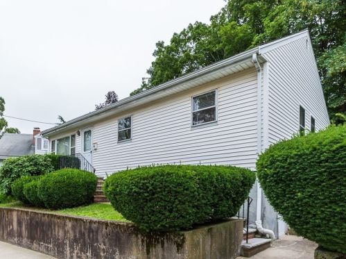 60 Elsie St, Everett, MA 02149-5151