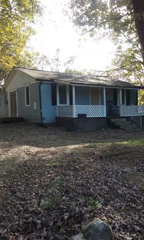 1101 Beardshire St, Sweetwater TN  37874-1318 exterior