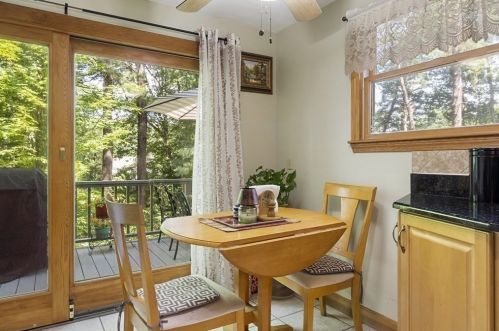 2 Jonathan Rd, Burlington MA 01803-1414 exterior