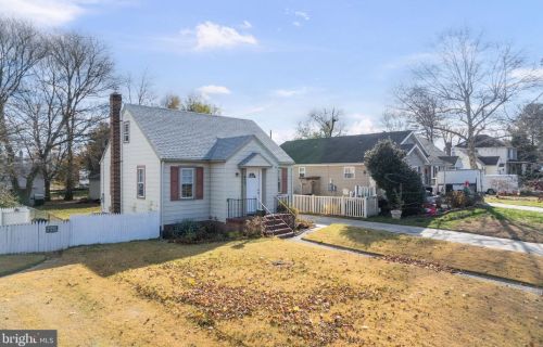 413 Beacon Ave, West Deptford NJ  08066-1152 exterior