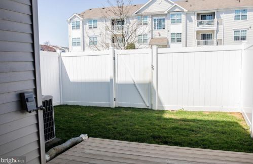 11 Highgrove Ct, West Deptford NJ 08086-3814 exterior