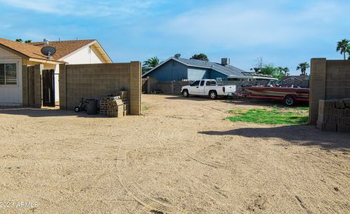 2322 Country Gables Dr, Phoenix AZ 85053-4532 exterior