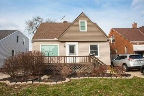 6606 Belmere Dr, Cleveland, OH 44129-5115