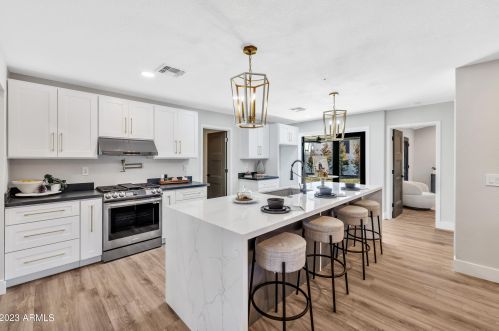 4115 Catalina Dr, Phoenix AZ 85015-6024 exterior