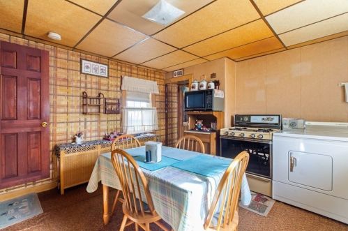 68 Gardner St, Newton MA 02458-1405 exterior