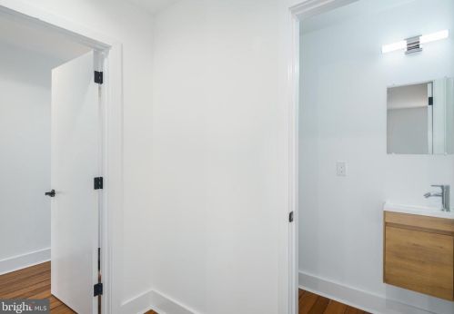 1813 6 St, Philadelphia PA 19140-4528 exterior