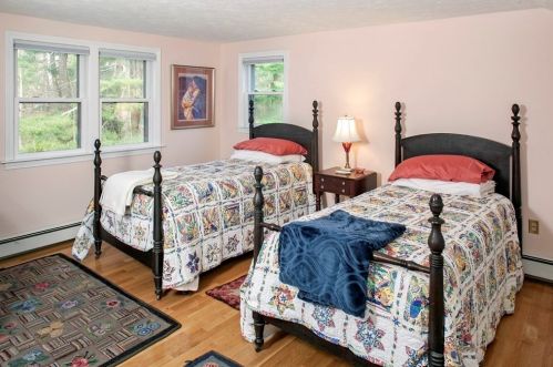 64 Cushing Hl Rd, Hingham MA exterior