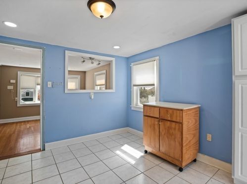 19 Mary St, New Bedford MA 02745-5523 exterior