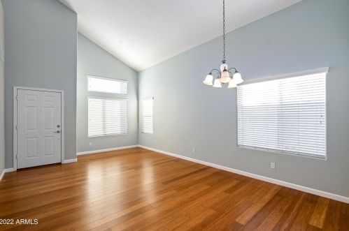 1928 Alta Vista Rd, Phoenix AZ 85041-5661 exterior