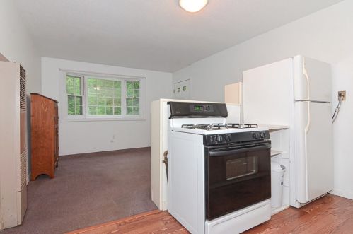 203 Precinct St, Taunton MA 02718-1211 exterior