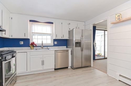 22 Mohegan St, Norfolk MA 02056-1125 exterior