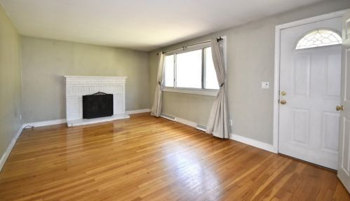 278 Carver Rd, Plymouth MA 02360-4653 exterior