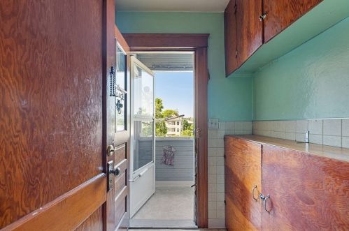 29 Halmstad St, Worcester MA 01607-1520 exterior