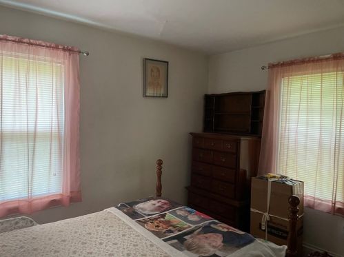 28 Circuit Ave, Worcester MA 01603-2159 exterior