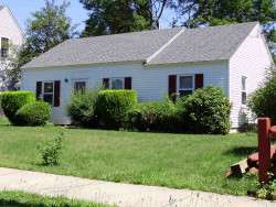 17 Hanson Rd, Newton, MA 02459-3516