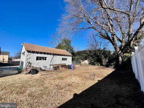 39 Harvard Ave, West Deptford NJ 08093-1808 exterior