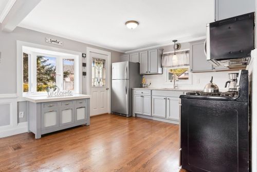 26 Bartholomew Ter, Peabody, MA 01960-6206