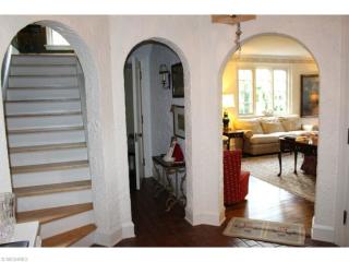 1054 Kenneth Dr, Cleveland OH  44107-1152 exterior