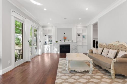 10 Fox Hl Rd, Newton MA exterior