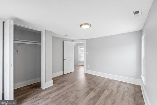 460 Crown Point Rd, West Deptford NJ  08086-2124 exterior