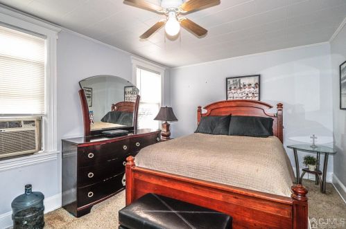 42 Leick Ave, Carteret NJ 07008-2841 exterior