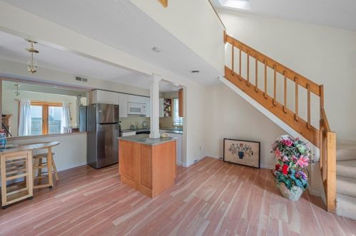 199 Lake St, Weymouth, MA 02189-1244