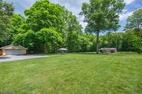 440 Stonetown Rd, Skyline Lakes NJ  07456-1200 exterior