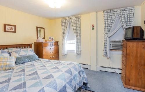 413 Danforth St, Taunton MA 02780-1642 exterior