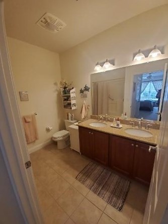 1481 Phillips Rd, New Bedford MA 02745-1969 exterior