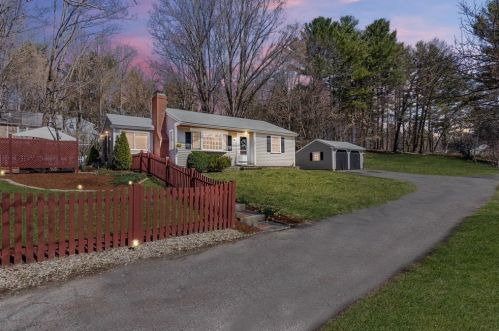 277 Haverhill St, North Reading MA 01864-1452 exterior