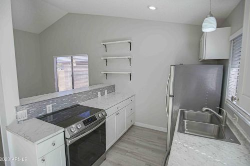 1719 Beverly Ln, Phoenix AZ  85022-2889 exterior