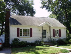 58 Warwick Rd, Newton, MA 02465-1724