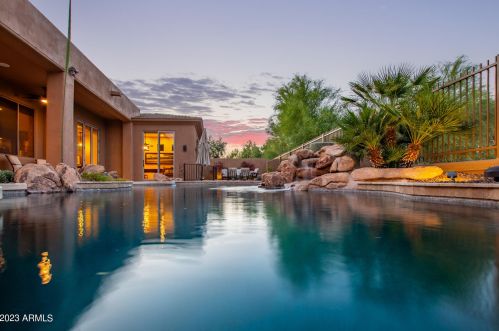 22843 54th St, Phoenix AZ  85054-7199 exterior