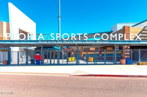 1821 68th Dr, Phoenix AZ 85033-8254 exterior